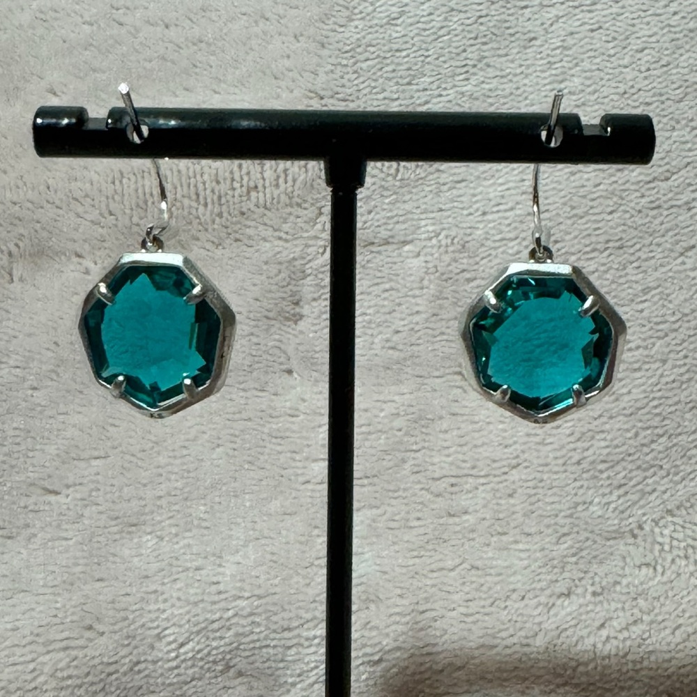 Kendra Scott Cynthia Gold Earrings in London Blue - Picture 5 of 9
